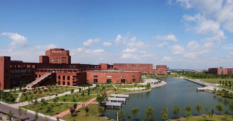 江西師范大學(xué)旭潔洗地機(jī)客戶案例-<a href=http://www.banehtakhane.com target=_blank class=infotextkey>洗地機(jī)生產(chǎn)廠</a>家